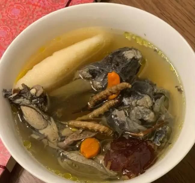 冬蟲夏草和哪些食材可以一起煲湯？