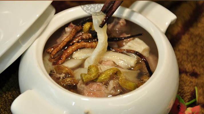 冬蟲夏草鮮草煲湯秘籍:鮮香與滋補(bǔ)的完美融合