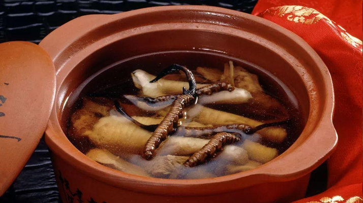 糖尿病可服用冬蟲(chóng)夏草嗎？科學(xué)解析其調(diào)理價(jià)值與注意事項(xiàng)