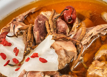 東強堂滋補方：冬蟲夏草配西洋參，燉出秋冬好元氣